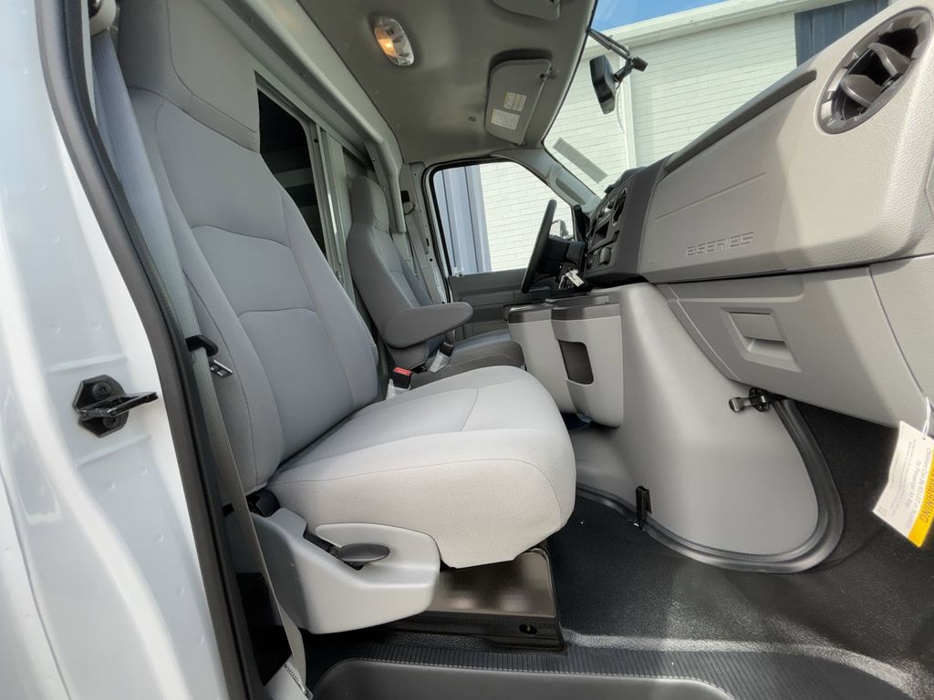 New 2025 Oxford White Ford E-350 SRW image 24