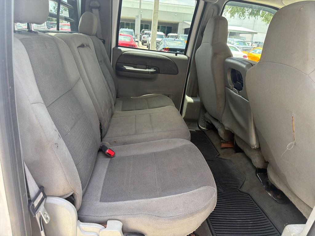 Used 2004  Ford XL image 27