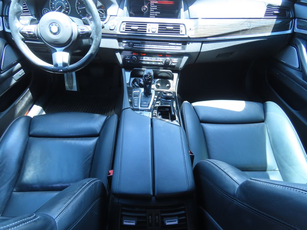 2016 BMW 5 Series 550i xDrive 9
