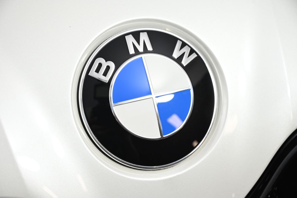 Thumbnail: 2026 BMW 7 Series - 13