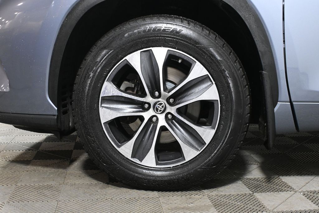 Thumbnail: 2021 Toyota Highlander - 12