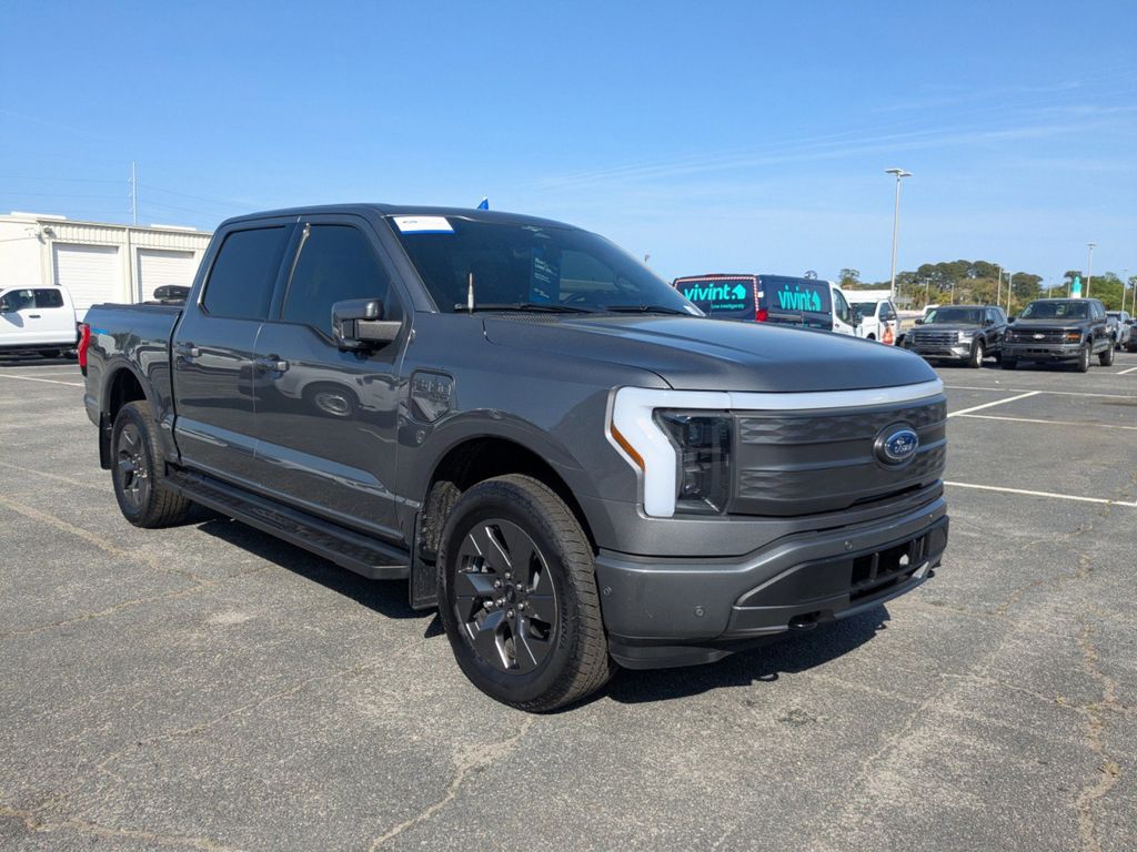2023 Ford F-150 Lightning LARIAT