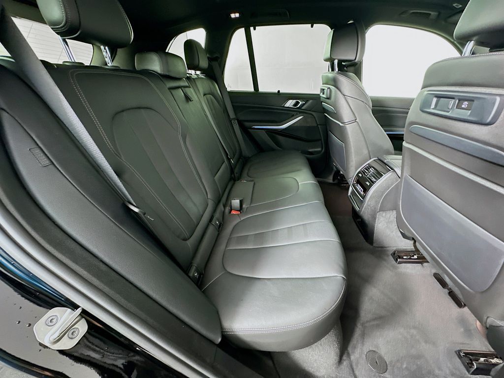 Thumbnail: 2022 BMW X5 - 27