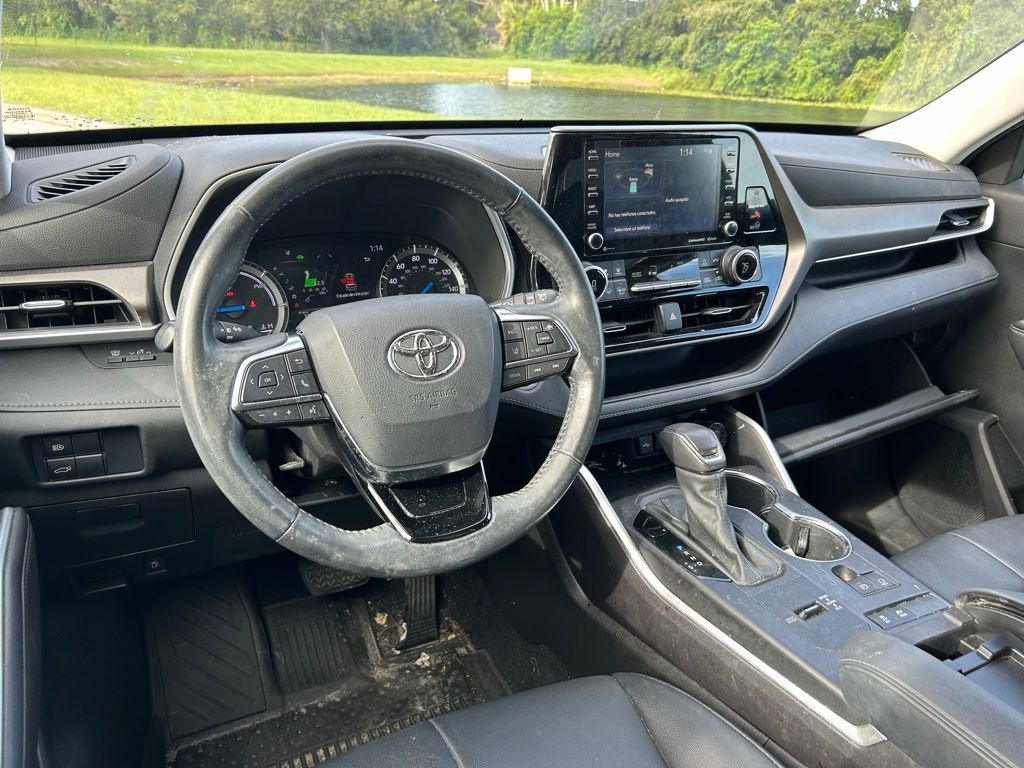 Thumbnail: 2021 Toyota Highlander - 12