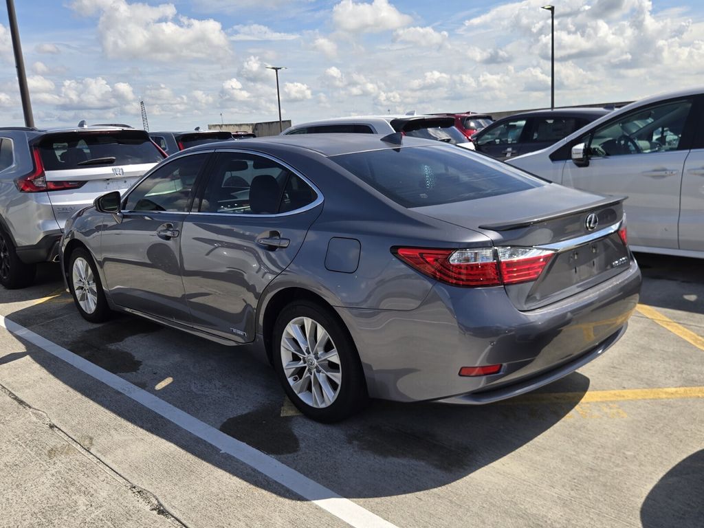 2015 Lexus ES - $8,995