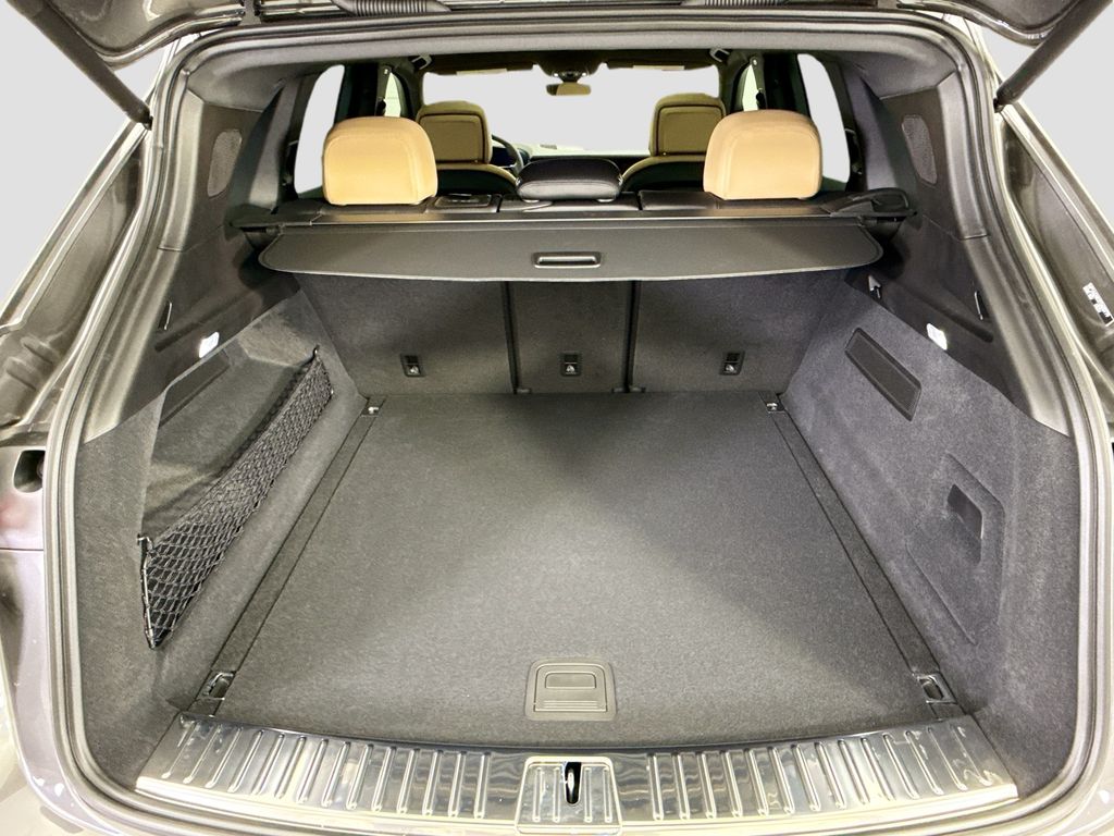 Thumbnail: 2026 Porsche Cayenne - 29