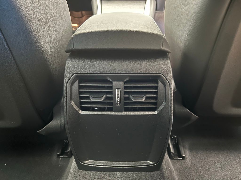 Thumbnail: 2026 BMW 4 Series - 14