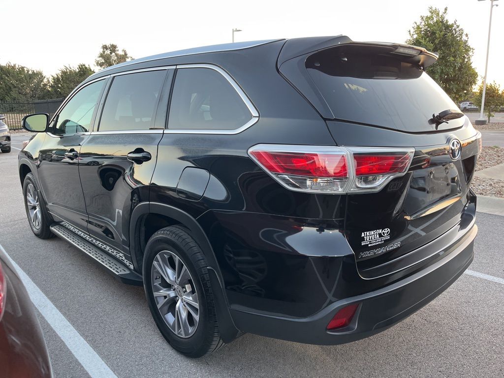 Thumbnail: 2015 Toyota Highlander - 4