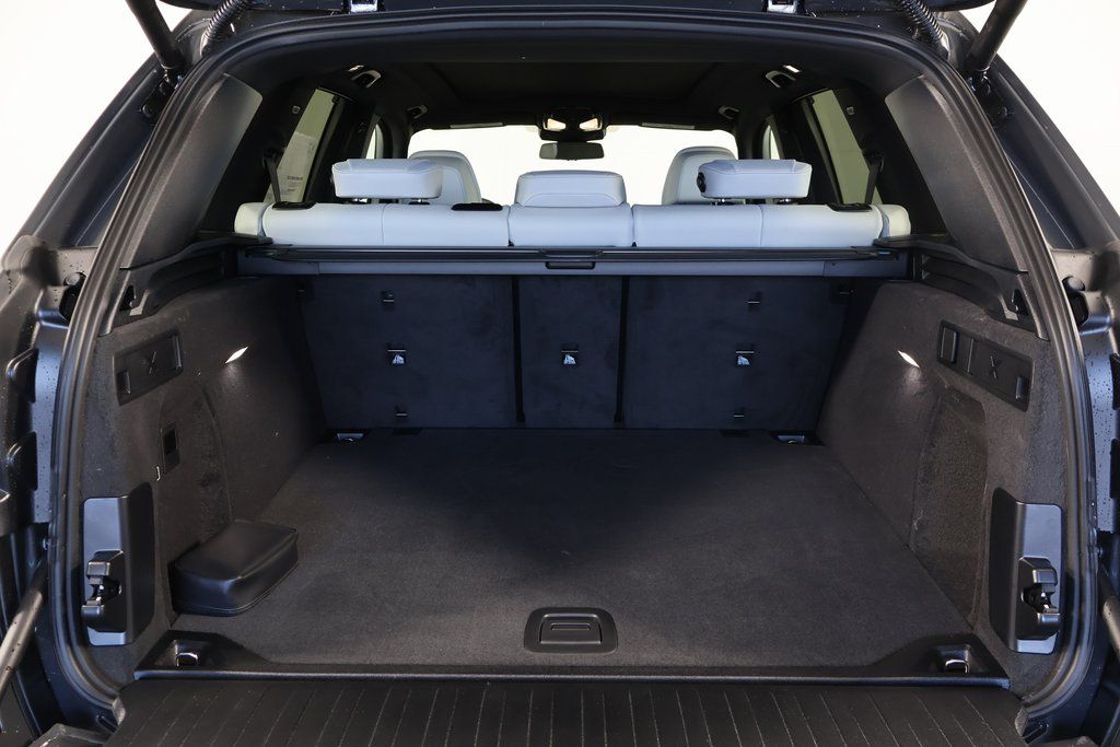 Thumbnail: 2026 BMW X5 - 8