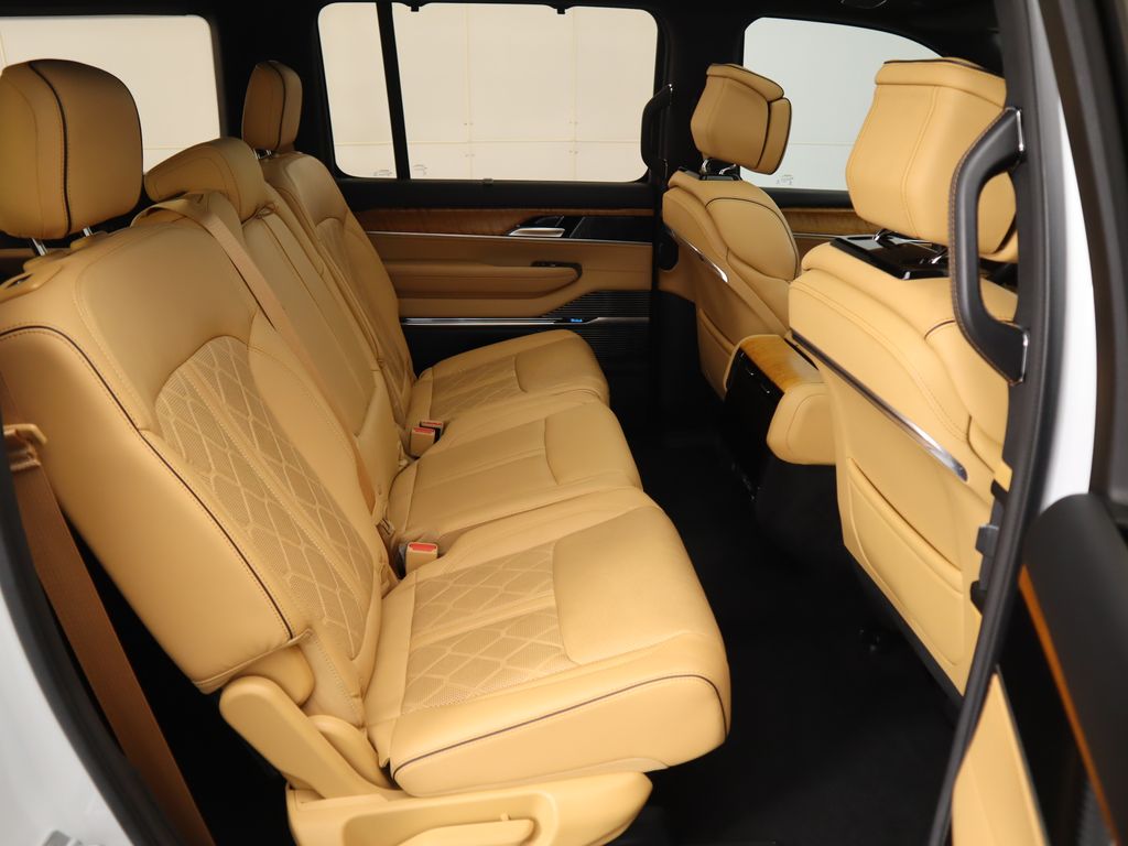 Thumbnail: 2022 Jeep Grand Wagoneer - 23
