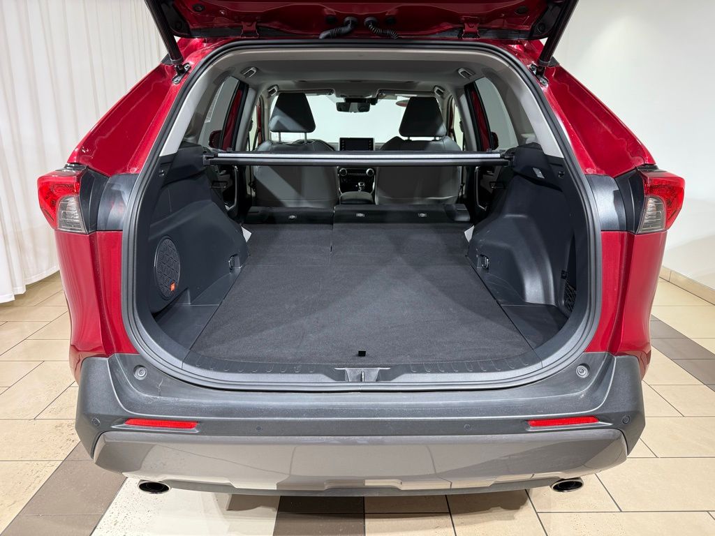 Thumbnail: 2021 Toyota RAV4 - 11