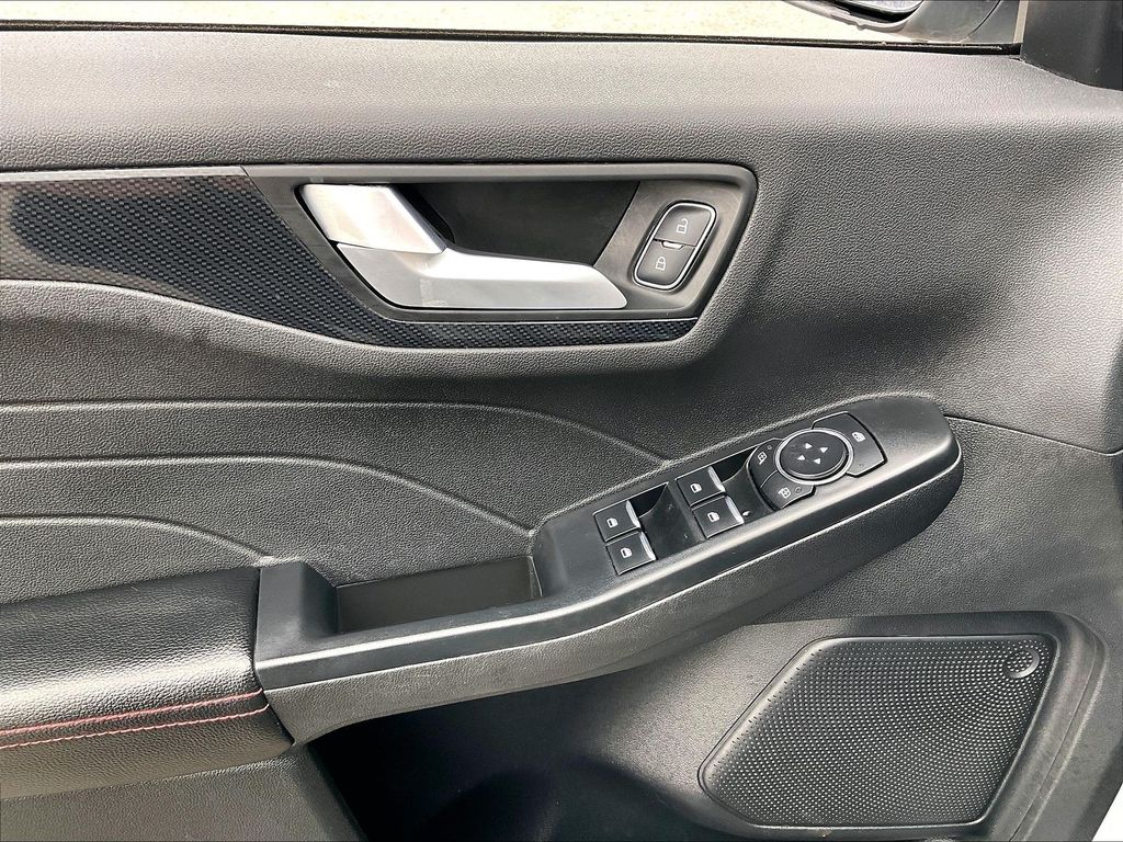 2025 Ford Escape — photo 36