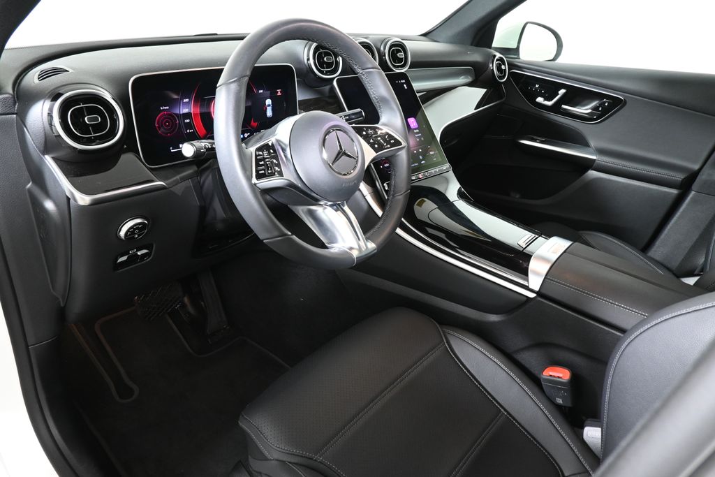 Thumbnail: 2025 Mercedes-Benz GLC - 13