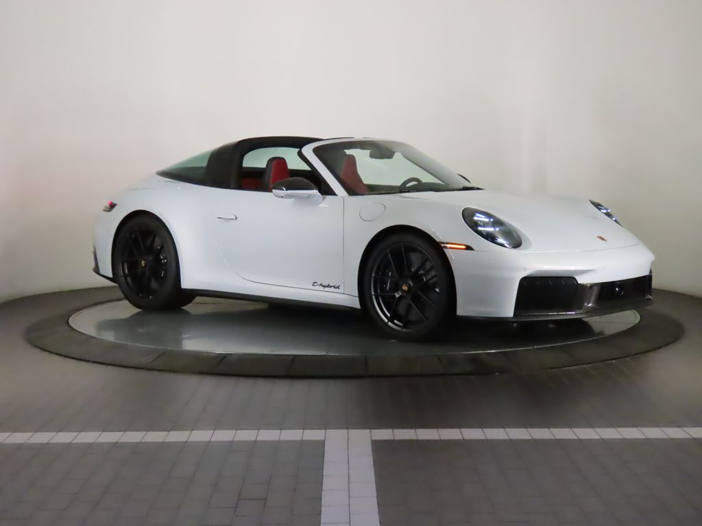 Thumbnail: 2025 Porsche 911 - 17