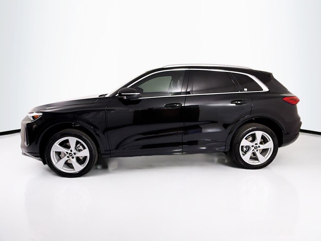 Thumbnail: 2026 Audi Q5 - 8