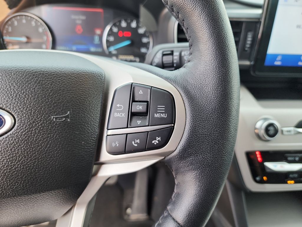2023 Ford Explorer XLT photo