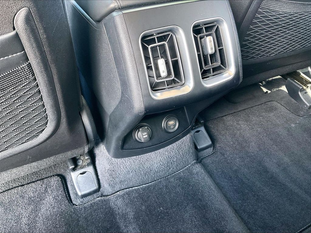 2023 Kia Sorento — photo 27