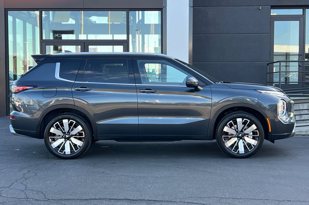 2026 Mitsubishi Outlander SEL - Photo 4
