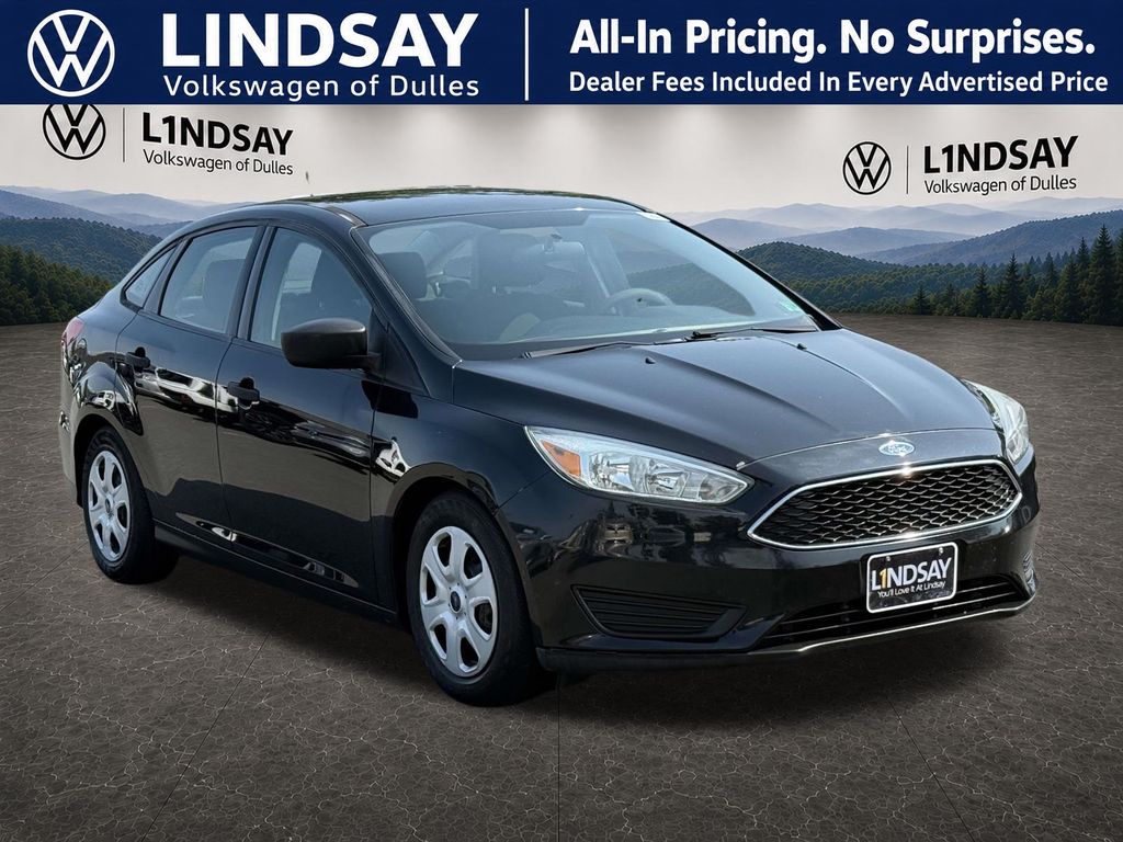Tuxedo Black 2015 Ford Focus Sedan Front-Wheel Drive 6-Speed Automatic