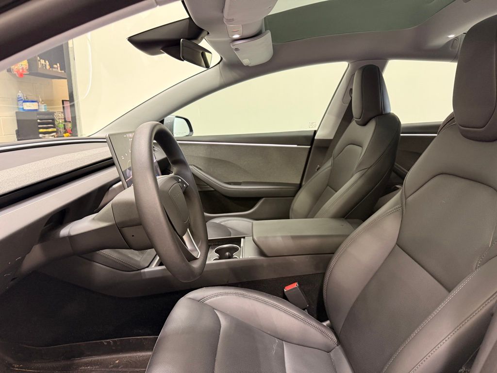 Thumbnail: 2025 Tesla Model 3 - 10