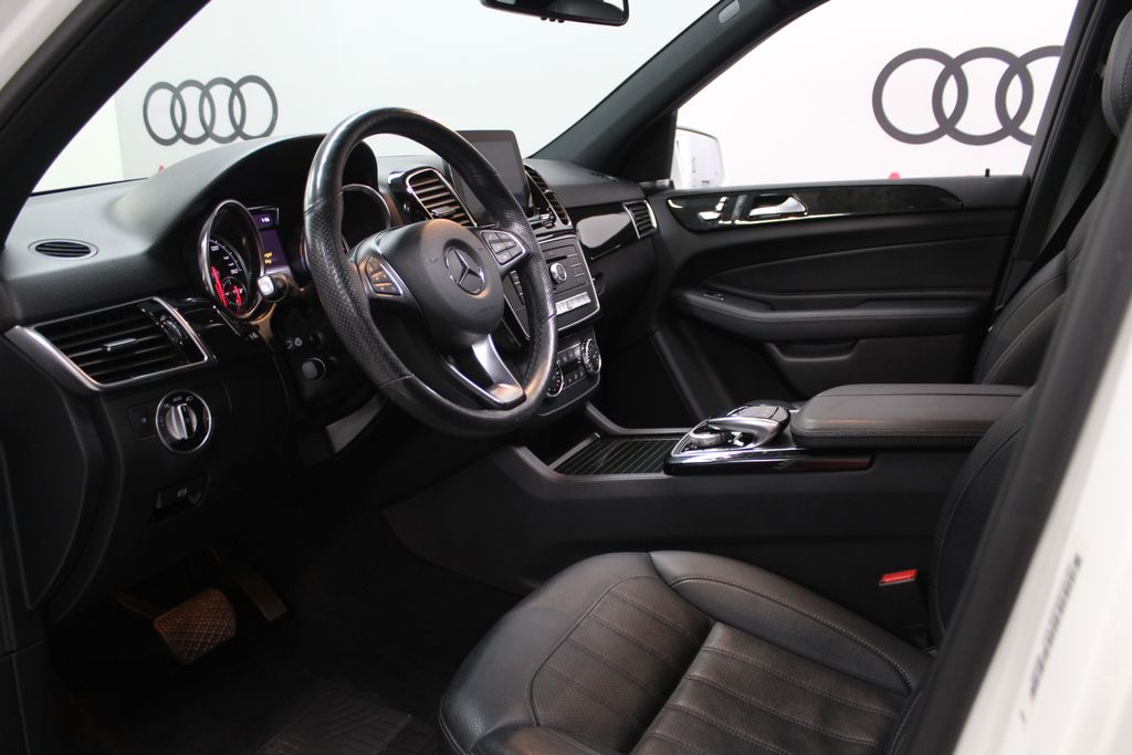 Thumbnail: 2017 Mercedes-Benz GLE - 10