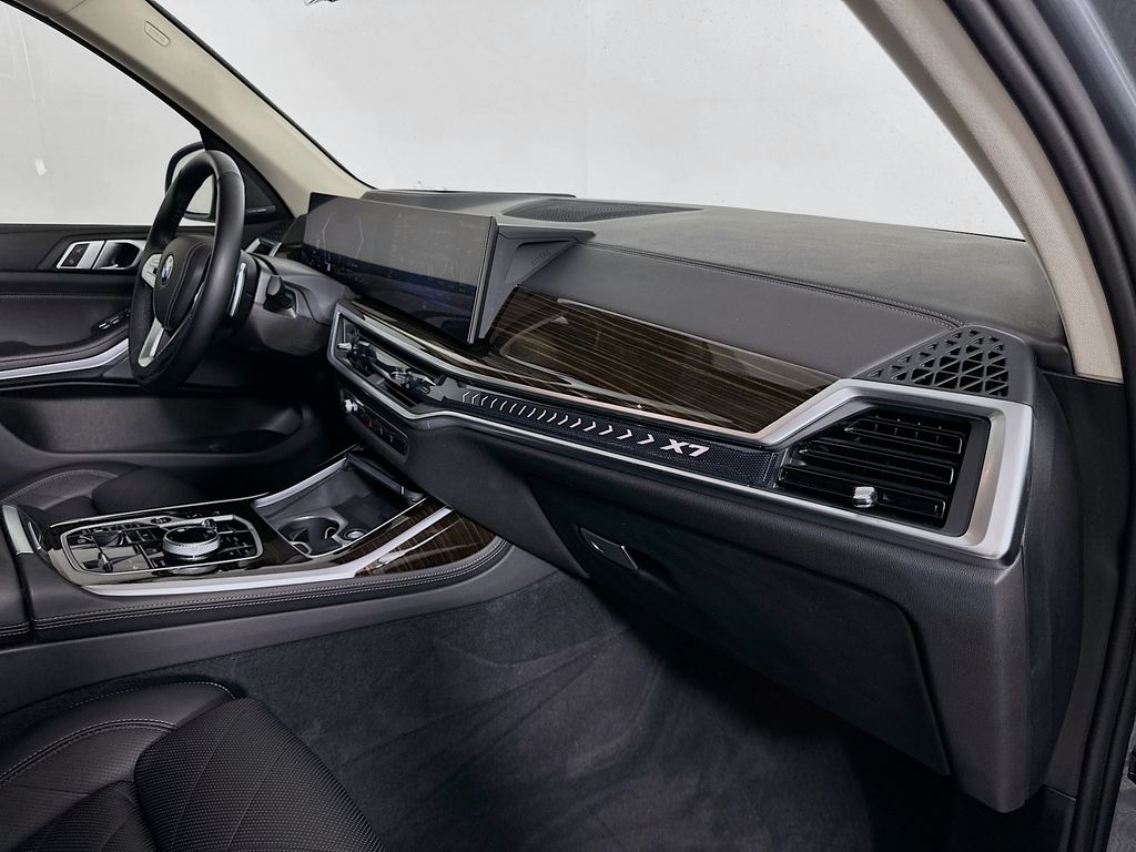 Thumbnail: 2023 BMW X7 - 31