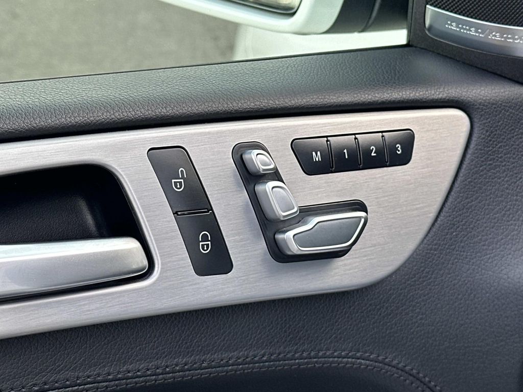 Thumbnail: 2016 Mercedes-Benz GLE - 30