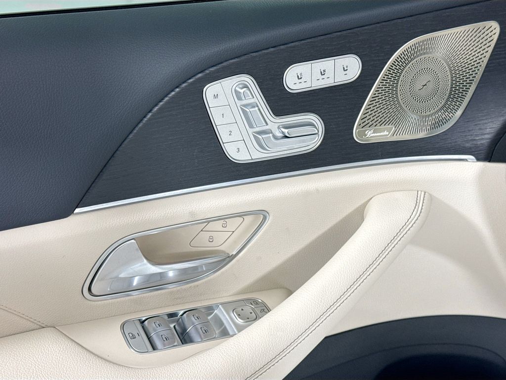 Thumbnail: 2026 Mercedes-Benz GLE - 25