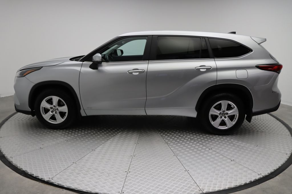 2023 Toyota Highlander LE 12