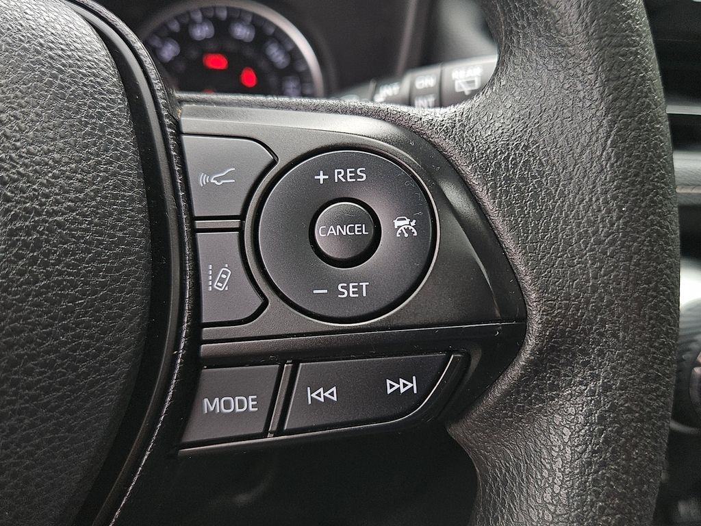 Thumbnail: 2019 Toyota RAV4 - 23