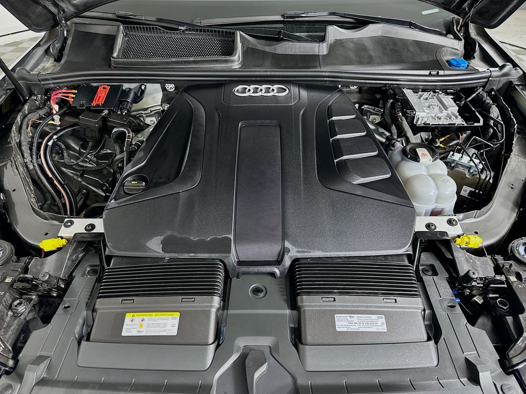 Thumbnail: 2021 Audi Q7 - 32