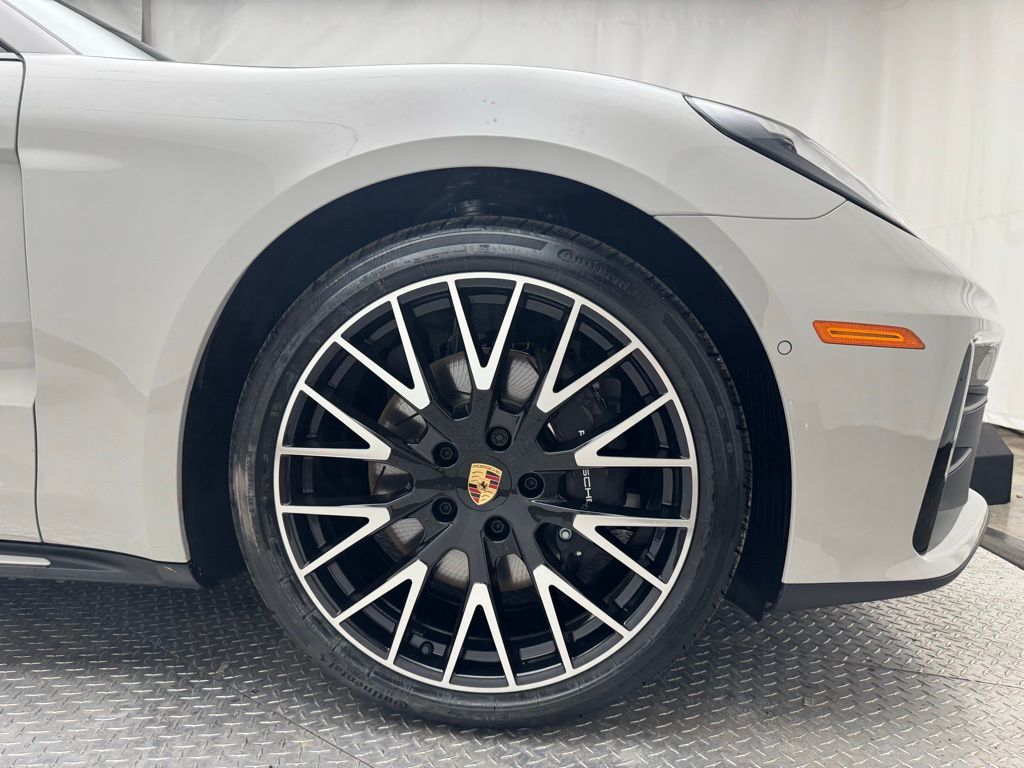 Thumbnail: 2025 Porsche Panamera - 10
