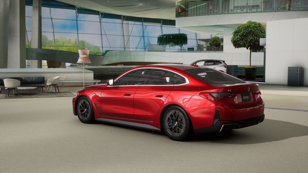 Thumbnail: 2025 BMW i4 - 2