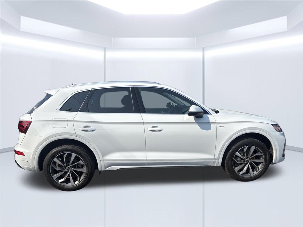 Thumbnail: 2023 Audi Q5 - 5