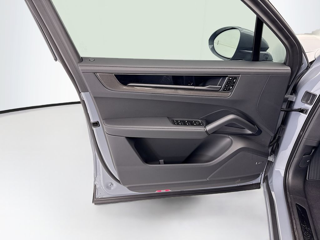 Thumbnail: 2026 Porsche Cayenne - 24