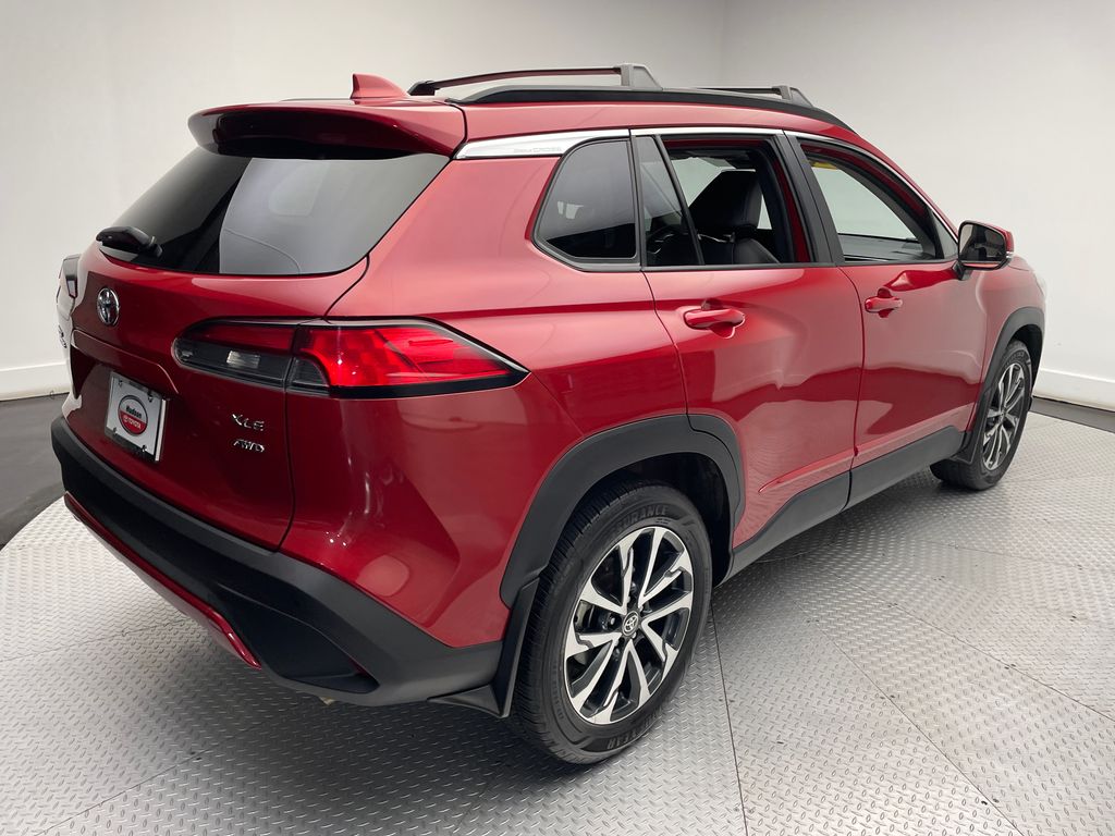 2023 Toyota Corolla Cross XLE 5