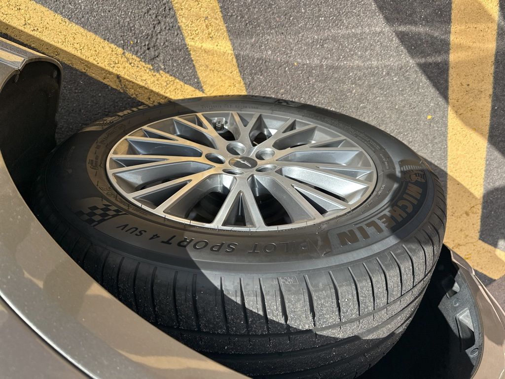 Thumbnail: 2021 Genesis GV80 - 15