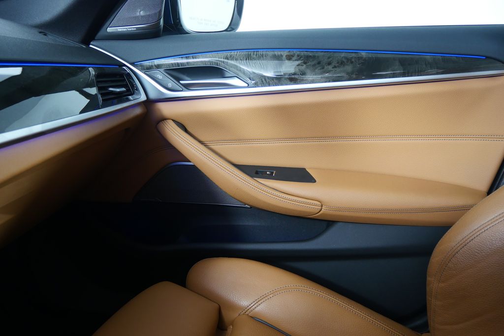 2023 BMW 5 Series 540i 29