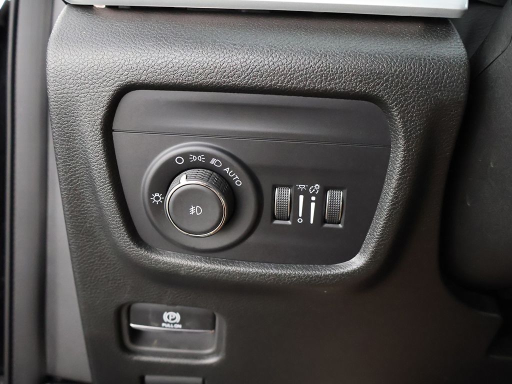 Used 2024 Black Jeep Limited image 39