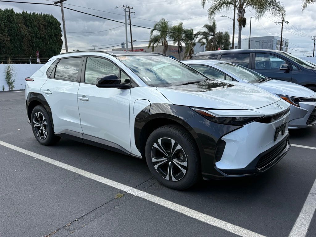 White (Wind Chill Pearl) 2023 Toyota bZ4X XLE FWD SUV / Crossover Front-Wheel Drive Automatic