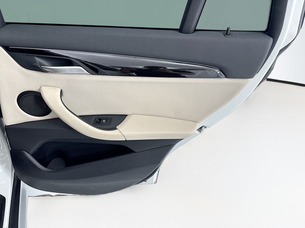 Thumbnail: 2021 BMW X1 - 26