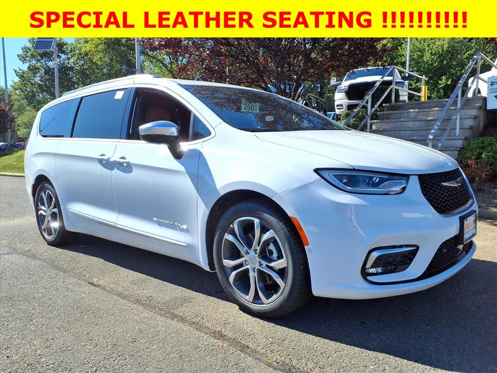 2026 Chrysler Pacifica Pinnacle FWD