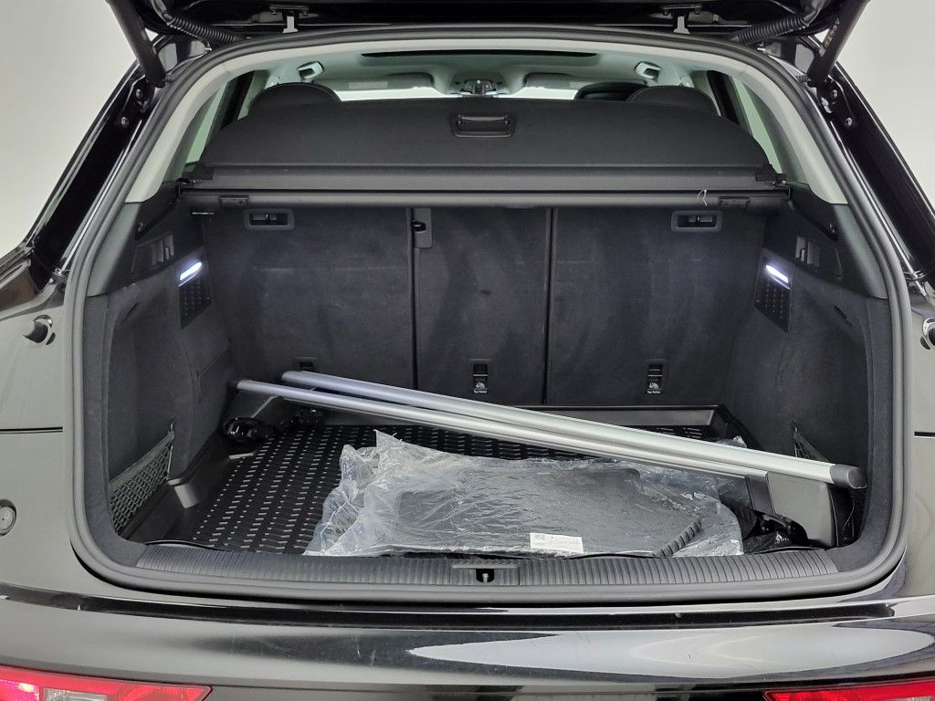 Thumbnail: 2023 Audi Q5 - 10