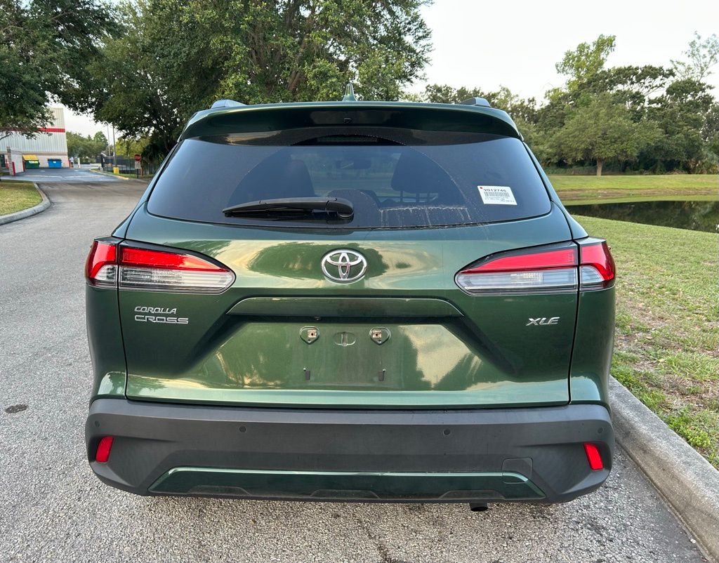 2022 Toyota Corolla Cross XLE 4