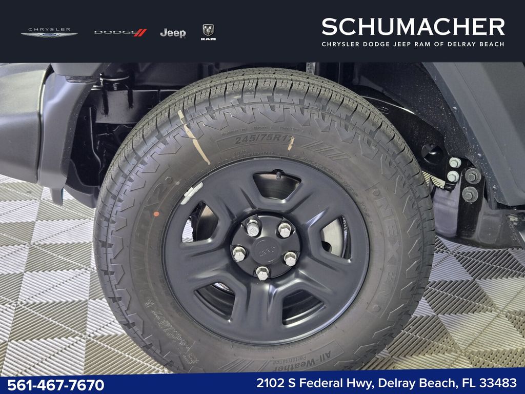 View vehicle photo 5