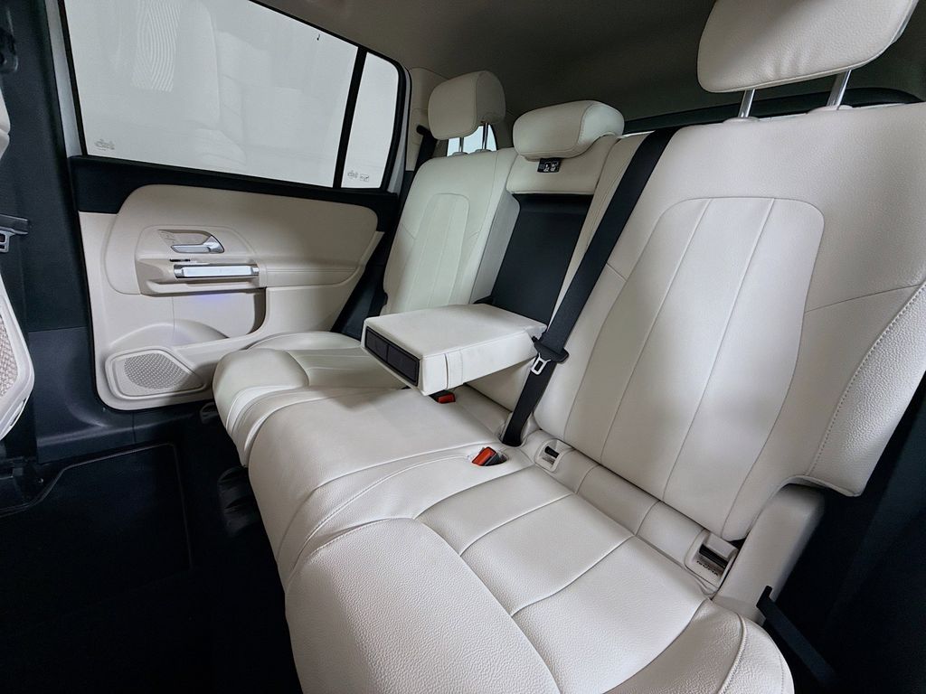 Thumbnail: 2021 Mercedes-Benz GLB - 24