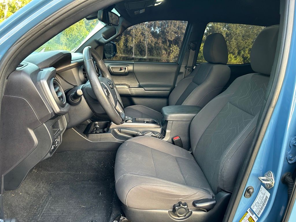 Thumbnail: 2019 Toyota Tacoma - 14
