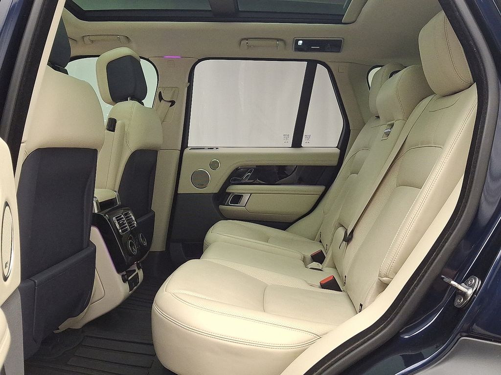 Thumbnail: 2022 Land Rover Range Rover - 10