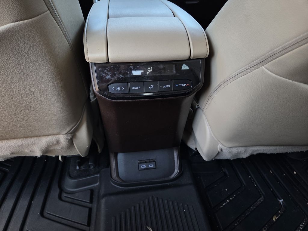 Used 2022 Toyota Highlander SUV