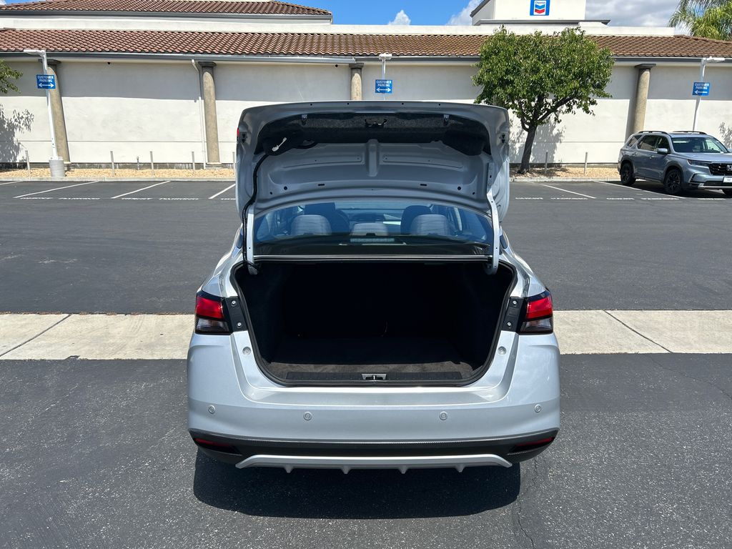 2021 Nissan Versa 1.6 SV 7